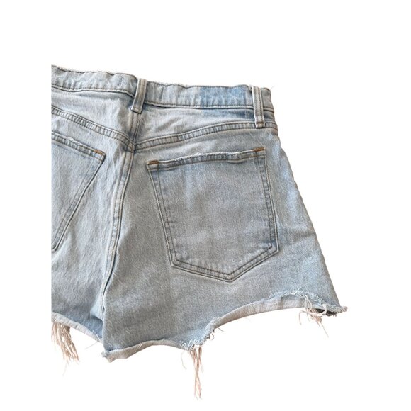 ABERCROMBIE & FITCH Light Wash HIgh Rise Mom Shorts Size 28 / US 6 - Picture 3 of 8